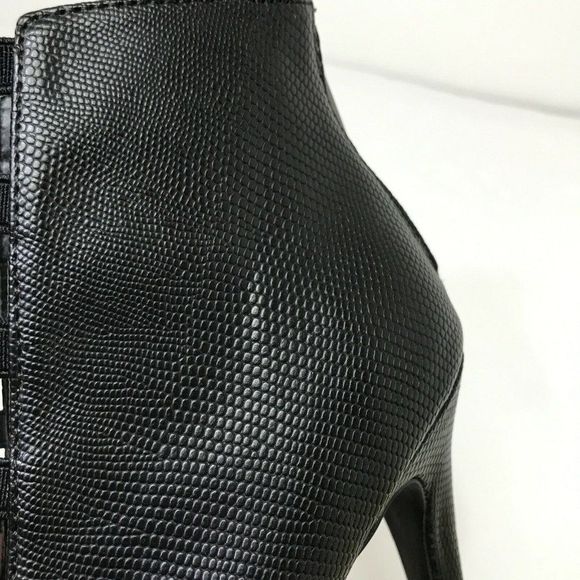 Steve Madden Women's Black Faux Leather High Pump STORI Heels Size 7 - Picture 8 of 9